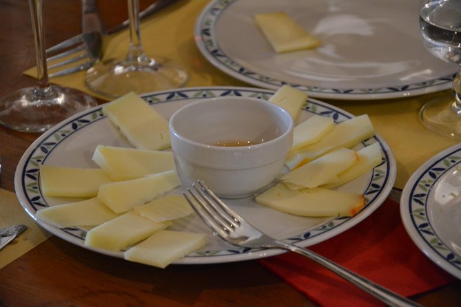 Half-Day Chianti Tour to 2 Wineries With Wine Tastings and Meal - Tour Overview