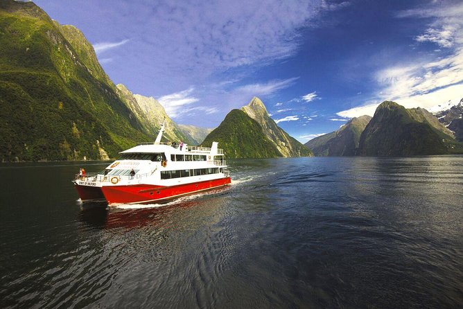 Half-Day Milford Sound Nature Cruise and Flight From Queenstown
