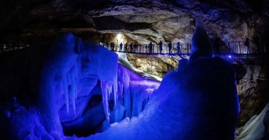 Hallstatt & Ice Cave & 5 Fingers Private Tour From Salzburg