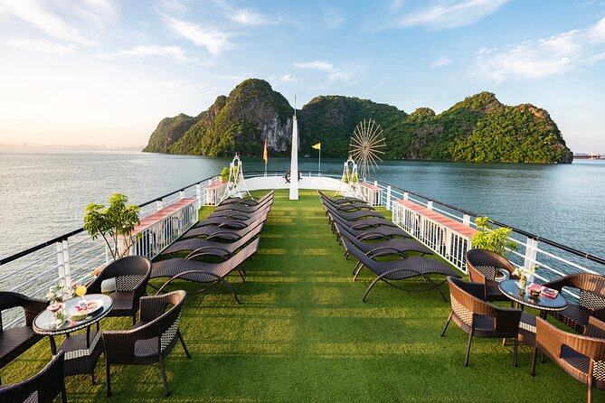 Halong Bay Luxur Cruise Day Trip: Buffet Lunch & Limousine Bus