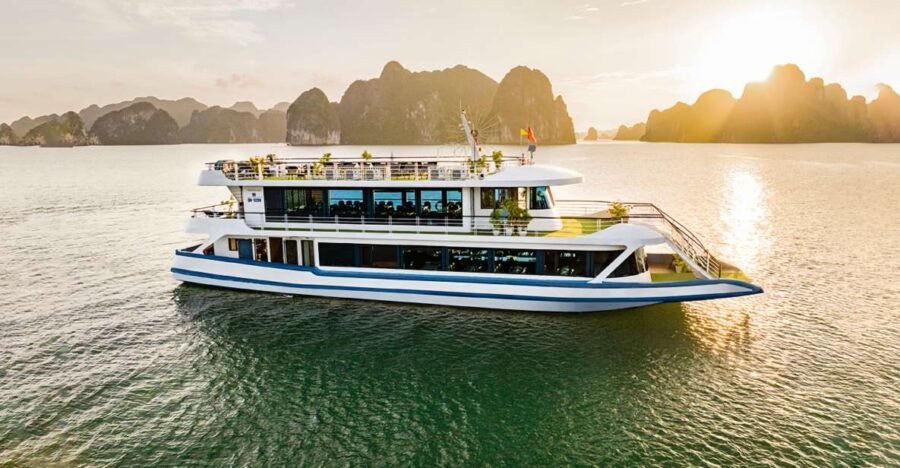 Halong Bay Luxury 5* Cruise With Kayaking & Lunch Buffet