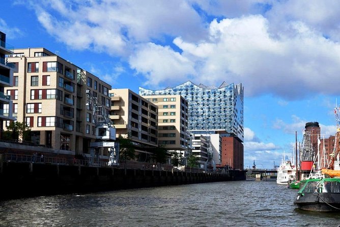 Hamburg: Around the Elbphilharmonie - City Tour With a Large Harbor Tour