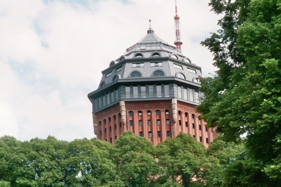 Hamburg: Downtown, Alster & Alternative Areas Bike Tour - Tour Details