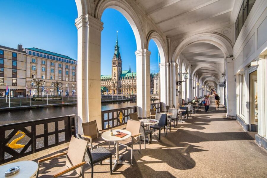Hamburg: Old Town & Speicherstadt Private Walking Tour