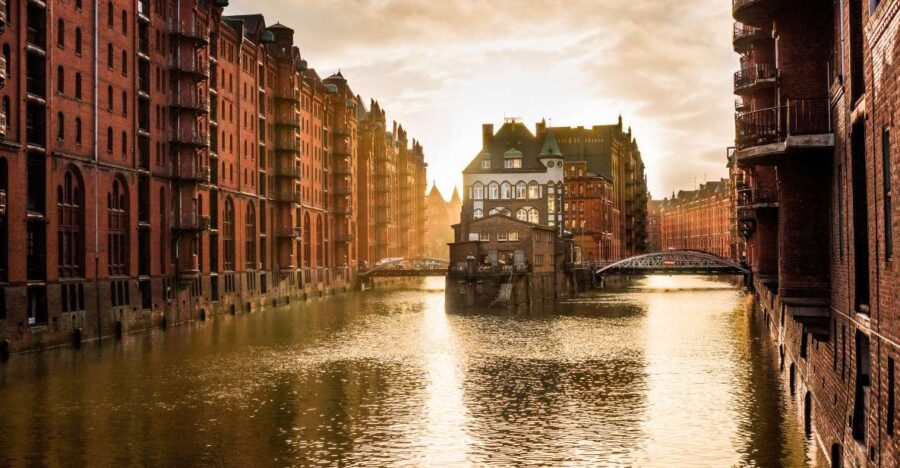 Hamburg: Private Beatles and Hanseatic League Tour by Van