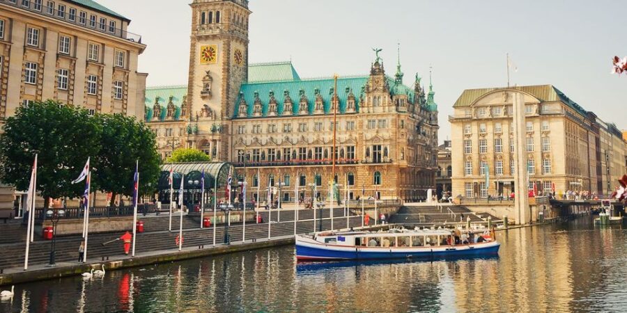 Hamburg: Self-guided Smartphone Old Town Tour