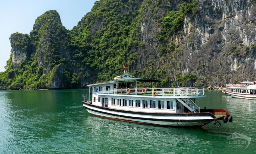 Hanoi: Halong Bay Day Trip With Lunch and Highway Transfers