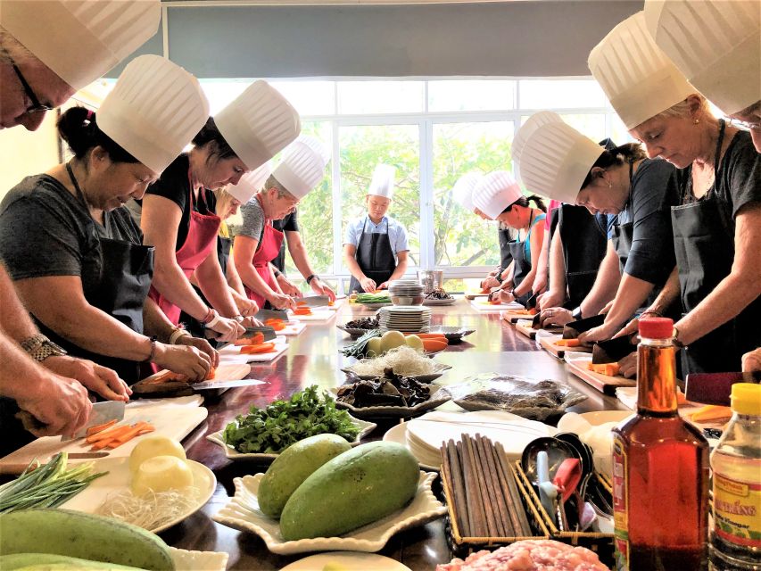 Hanoi: Old Quarter Market Tour and Cooking Class With Meal