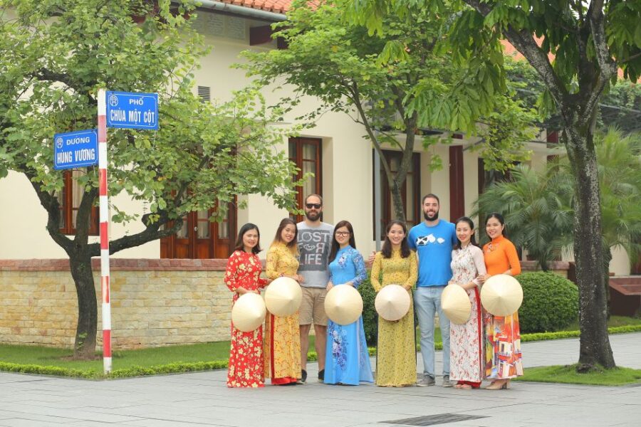 Hanoi: Traditional Ao Dai Dress and Non La Hat Rental - Highlights of the Ao Dai Rental