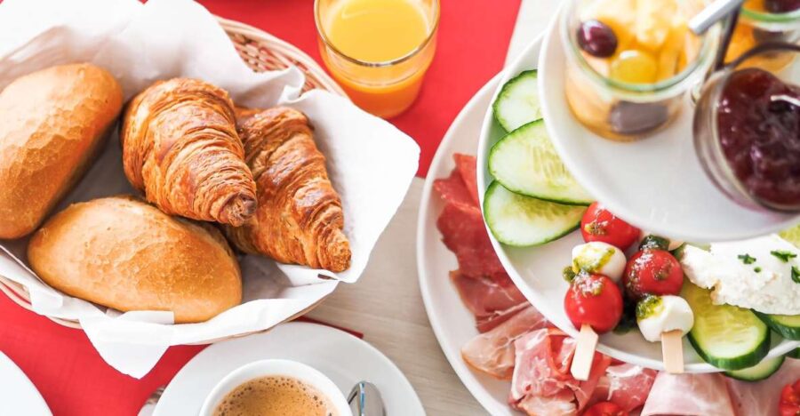 Heidelberg: Breakfast Boat Cruise