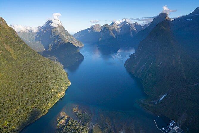 2 Best Airport Transfers In Fiordland and Milford Sound