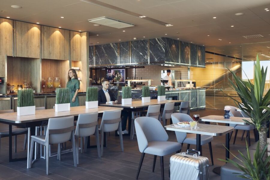 Helsinki Airport (HEL): Premium Lounge Entry