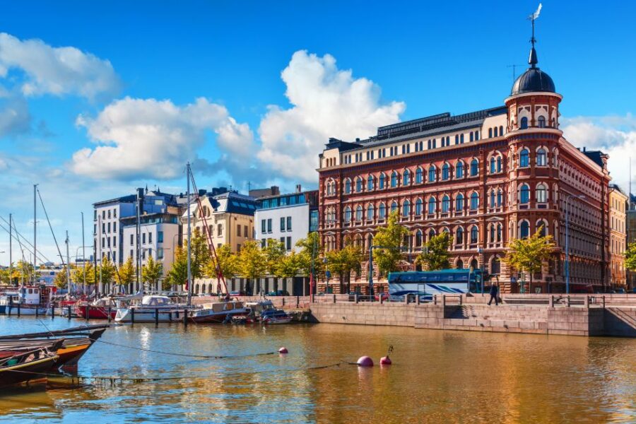 Helsinki: First Discovery Walk and Reading Walking Tour