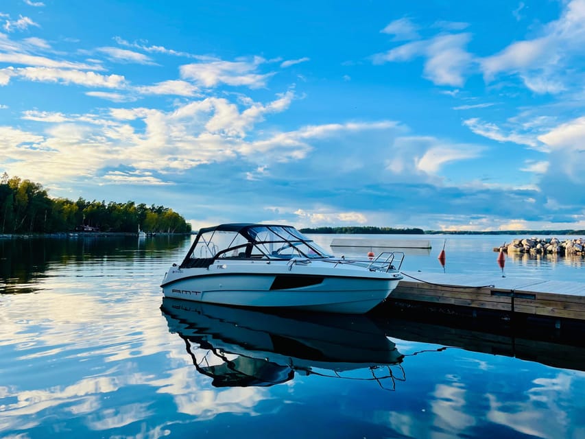 Helsinki: Private Boat Tour