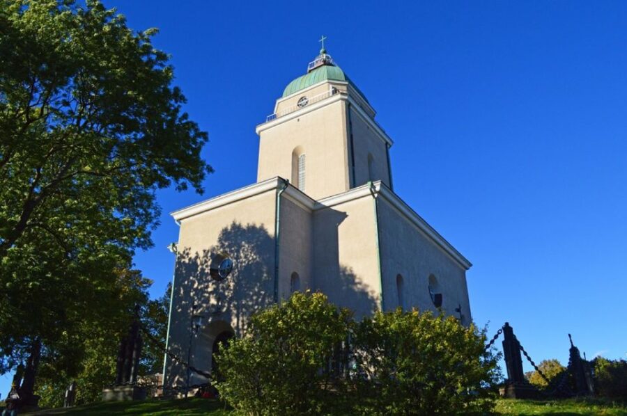 Helsinki Shore Excursion: City Sightseeing and Suomenlinna