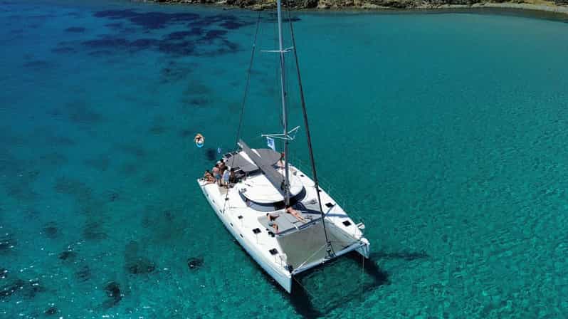 Heraklion: Dia Island Small Group Catamaran Cruise With Meal