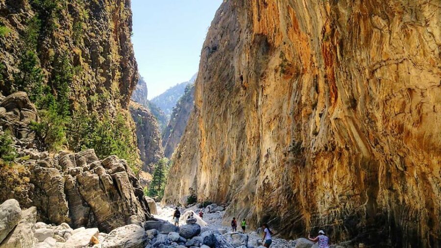 Heraklion: Samaria Gorge Guided Hiking Day Tour