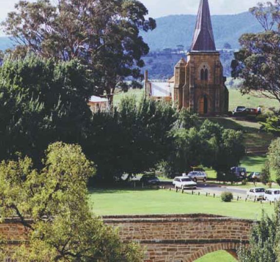 Historic Richmond Village Half-Day Coach Tour