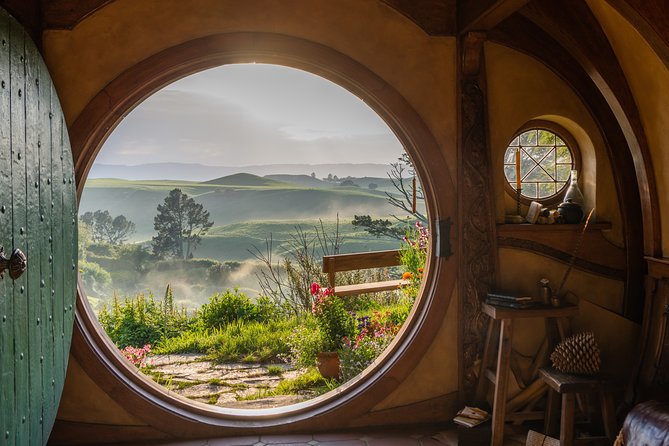Hobbiton Movie Set Small Group Fully Guided Tour From Auckland