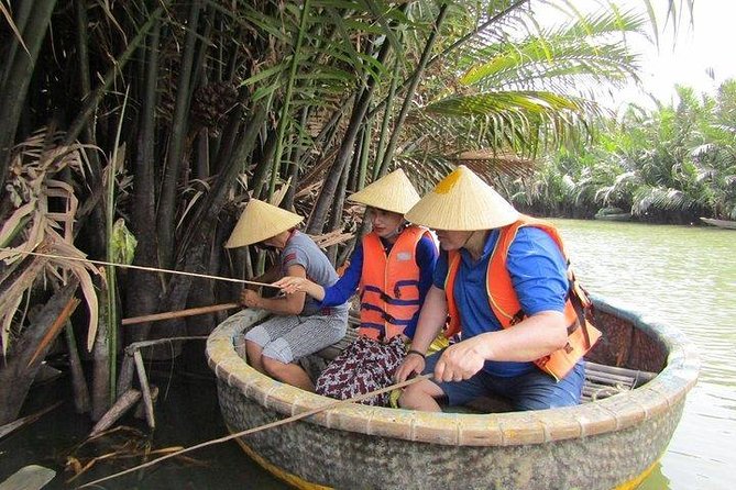Hoi an Basket Boat Tour (Basket Boat, Visit Water Coconut Forest, Fishing for Crabs)