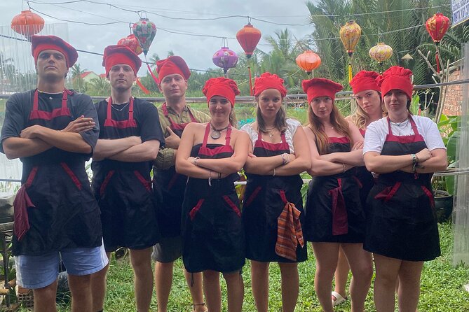 Hoi An Eco Cooking Class (Local Market, Basket Boat Ride, Crab Fishing & Cooking)