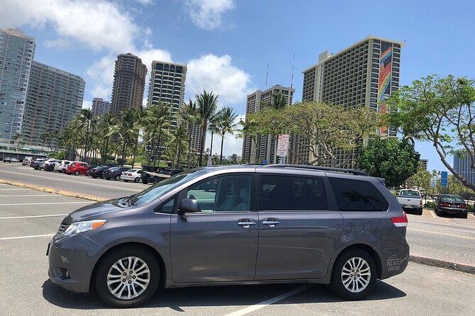 Honolulu Airport & Ko Olina Hotels Private Transfer by Minivan (Up to 5 People)