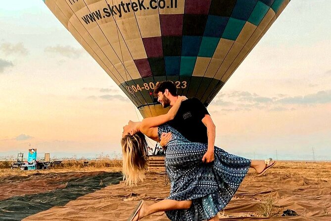 Hot Air Balloon Flight Package! Champagne, Morning Snacks and Crazy Souvenirs!