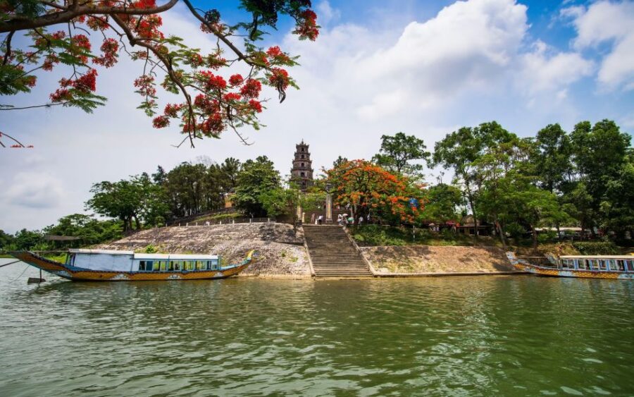 Hue Heritage: Private Car Visit to 3 Tombs & Tu Hieu Pagoda