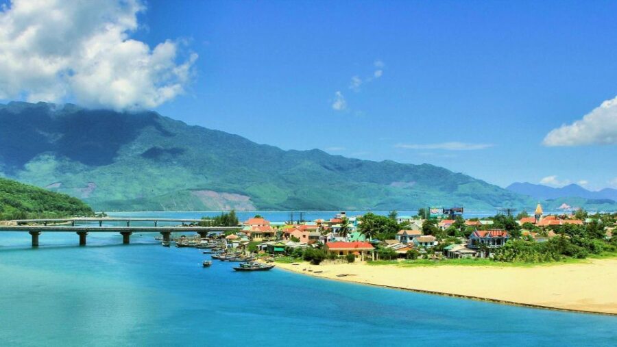 Hue to Hoi an by Bus: Hai Van Pass, Lang Co, Marble Mountain