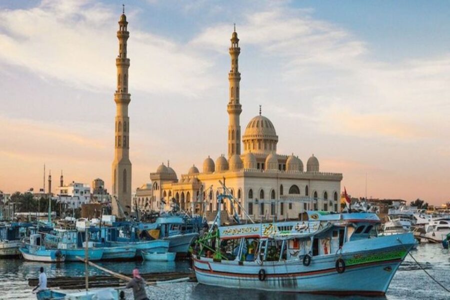 Hurghada: City Tour and Parasailing Adventure With Lunch