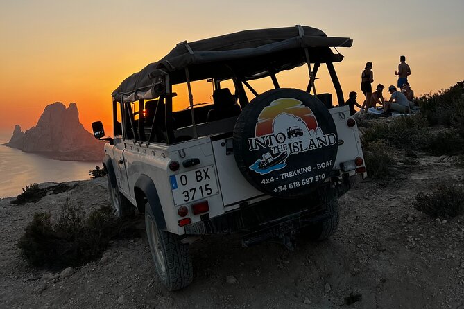 Ibiza – Secret Spots Tour in Land Rover Defender