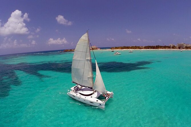 Isla Mujeres Catamaran, Open Bar and Optional Buffet Lunch