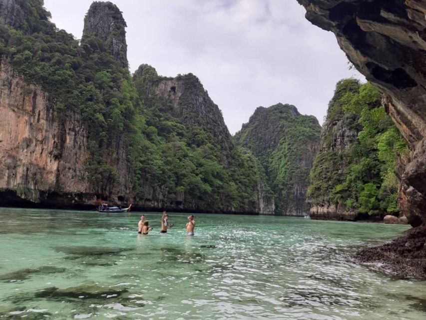 Island Hopping and Snorkeling Plankton Tour by Speedboat