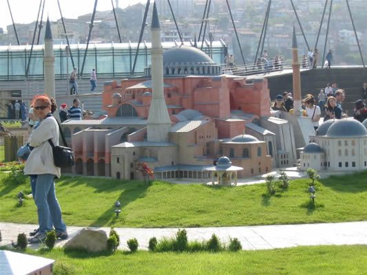 Istanbuls Golden Horn, Eyüp, Miniatürk & Pierre Loti Tour - Inclusions and Logistics