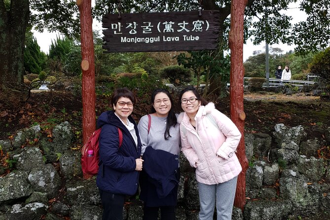 Jeju Island Private Tour - UNESCO Day Tour & Haenyeo Performance