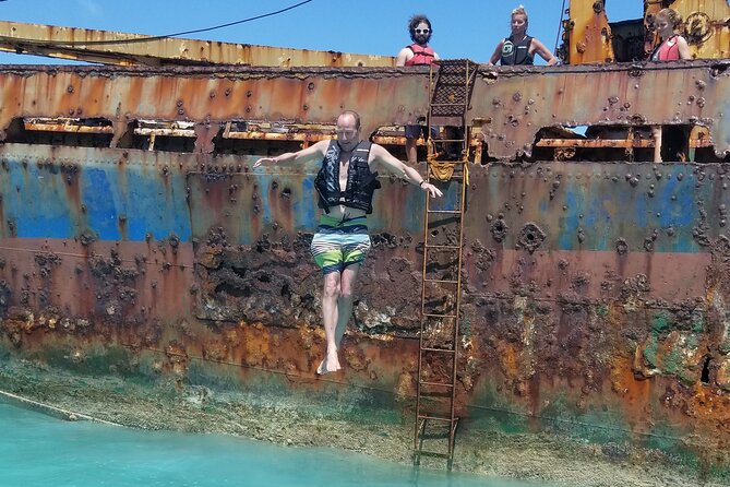Jet Ski Shipwreck and Private Island Excursion
