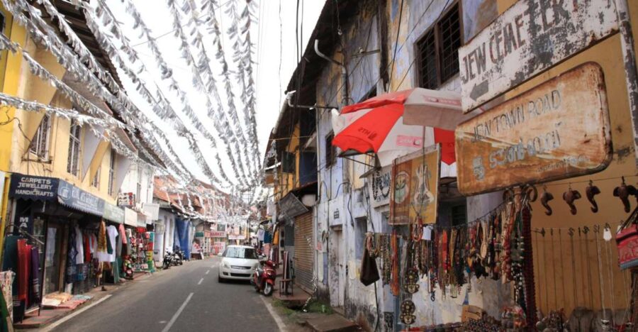 Jewish Town Walk (2 Hours Guided Walking Experience)
