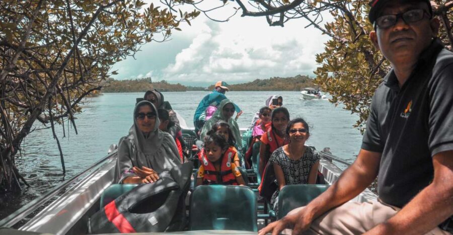 Kalutara: Turtle Hatchery Visit, Boat Safari, and Galle Tour