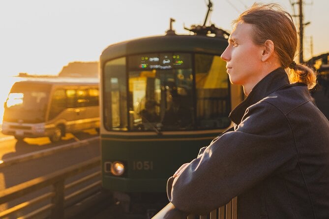 Kamakura Tour With Pro Photographer: Anime Train & Fuji Sunset