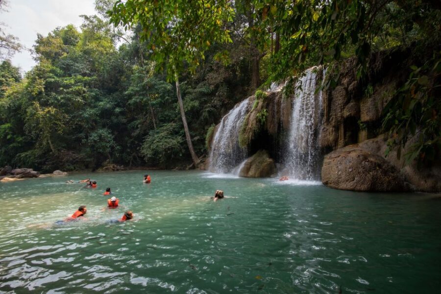Kanchanaburi: Erawan Waterfall & Train Full-Day Tour