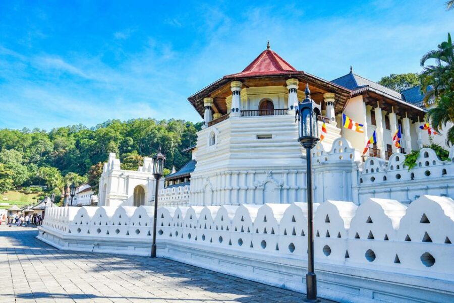 Kandy: All Inclusive City Tour