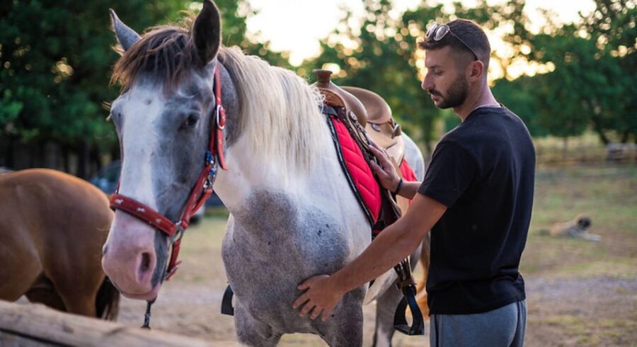 Kastraki: Horse Riding Adventure Under the Meteora Rocks