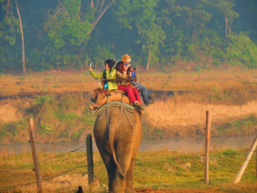 Kathmandu: 3-Day Luxury Trip to Chitwan With 5-Star Hotel