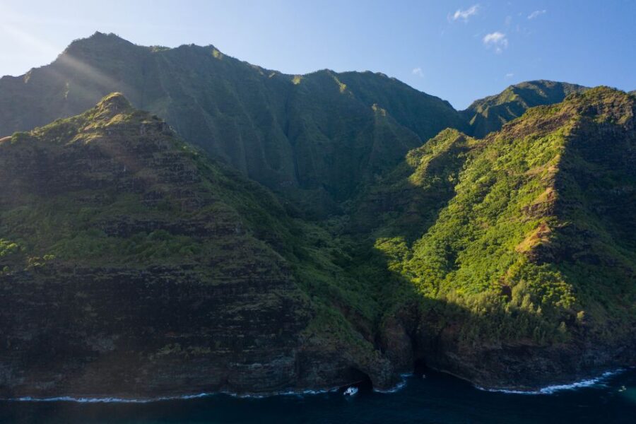 Kauai: Niihau and Na Pali Coast Full-Day Boat Tour