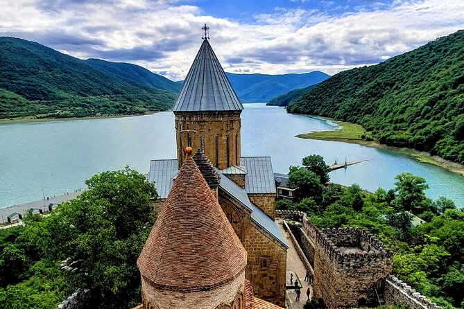 Kazbegi Full Day Private Tour + LUNCH