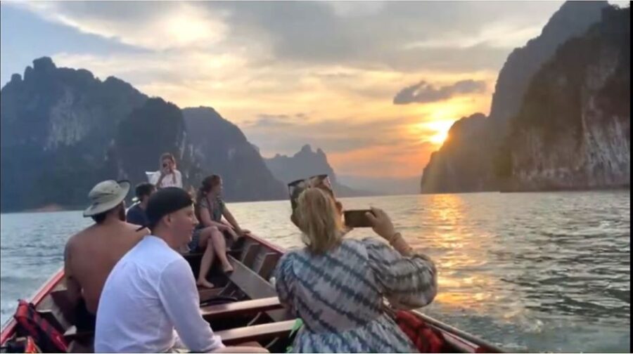 Khao Sok: Cheow Lan Lake Sunset Cruise W/ Drinks