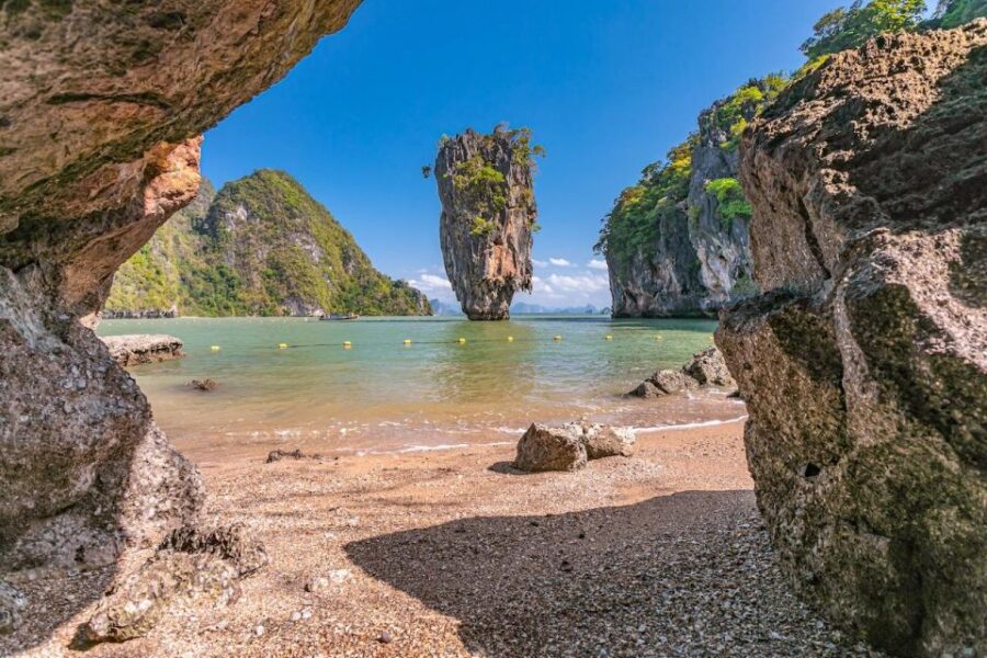 Khaolak: Sunrise to Phang Nga Bay and Jamebond Island Tour