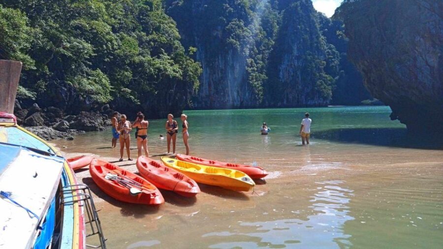 Ko Lanta: Half Day Kayaking Koh Phee & Koh Talabeng (2caves)