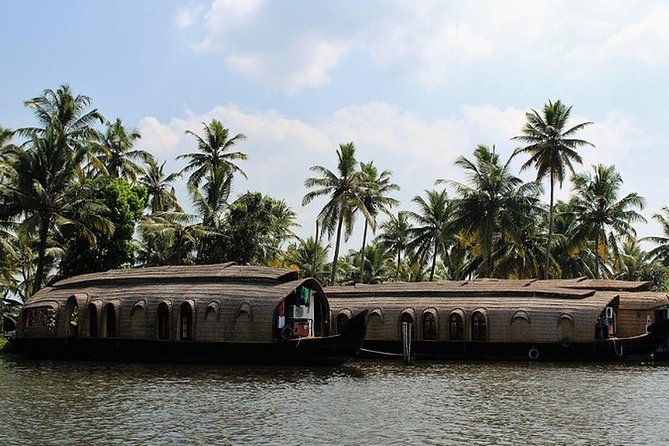 Kochi Private Tour: Kerala Backwater Houseboat Day Cruise in Aleppey