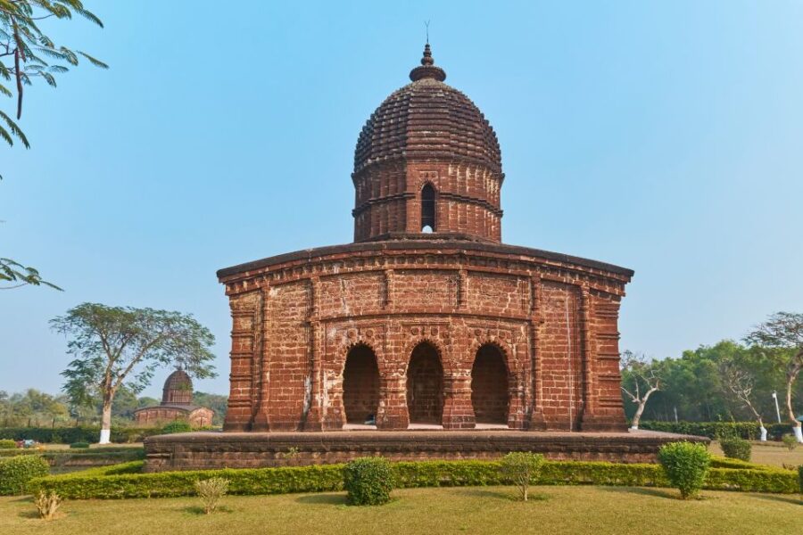 Kolkata: Day Trip to Terracotta Temples & Baluchuri Weavers - Historical Significance